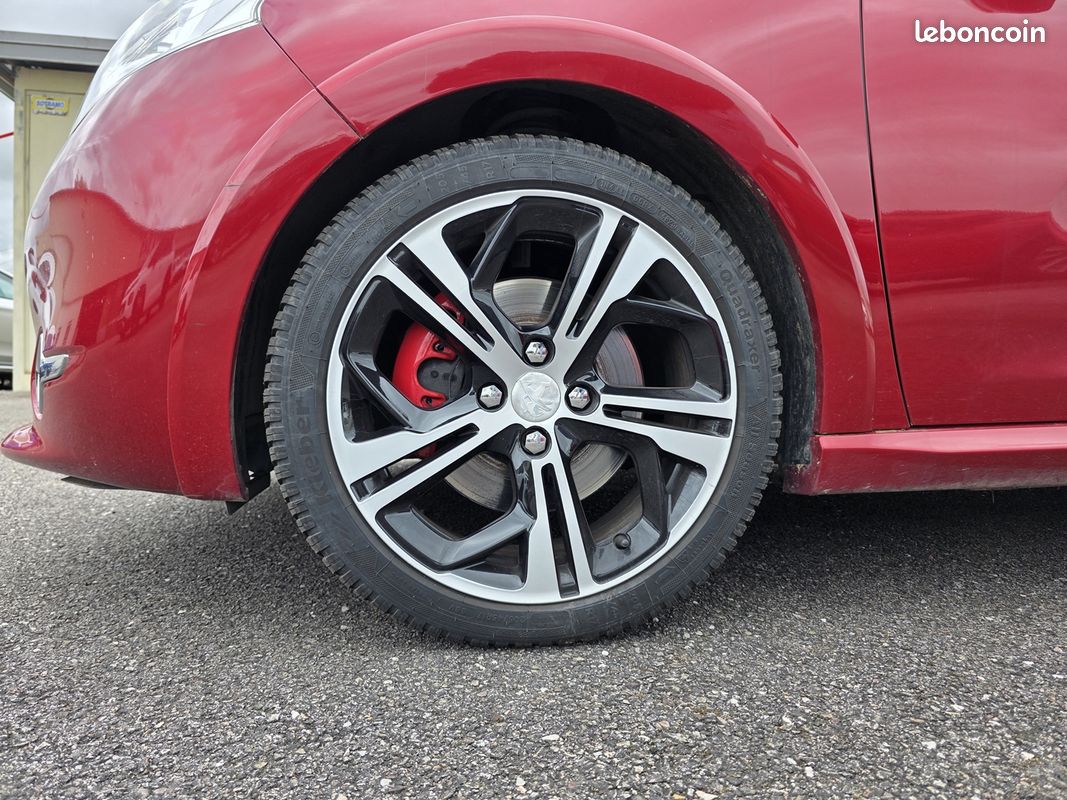 Peugeot 208 1.6 THP 200CH GTI 3P (image 21)