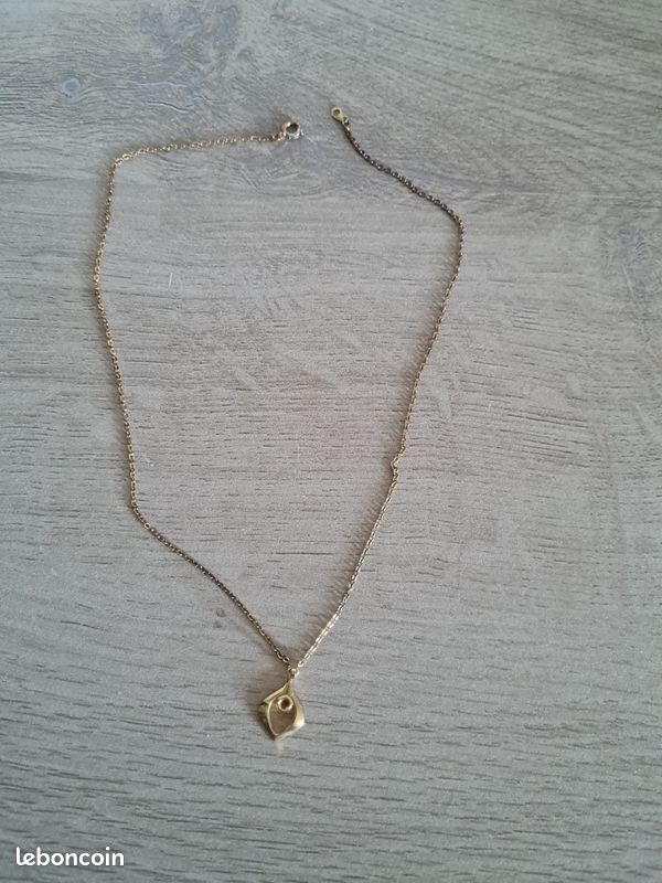 Chaine avec pendentif doré (image 3)