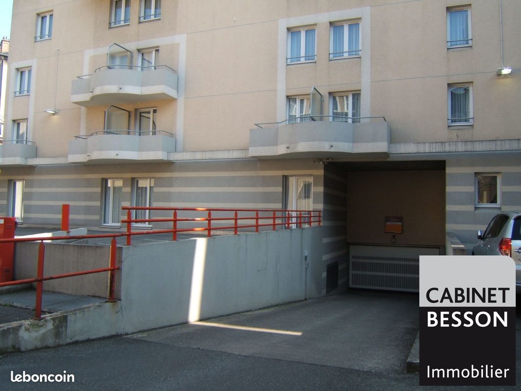 Parking 10 m² · à Grenoble · 10 m² · 79 €/mois