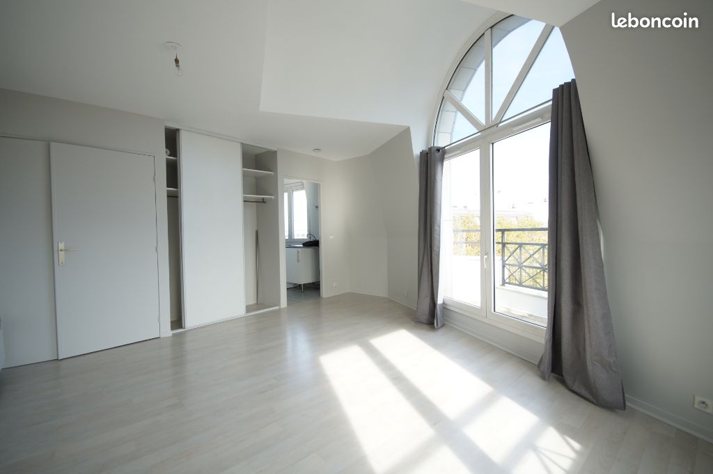 Appartement 1 pièce 30 m² · à La Garenne-Colombes · 30 m² · 1 050 €/mois