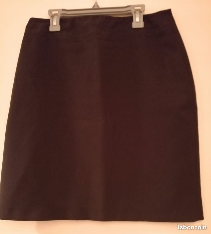 Mini-jupe noire classique doublée (image 1)