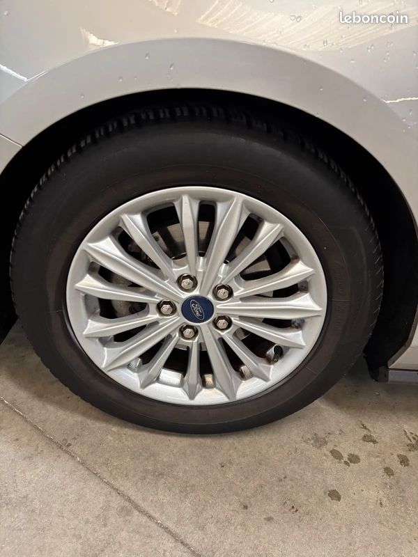 FORD Focus 1.0 125ch Titanium - 2018 - parfait état (image 19)