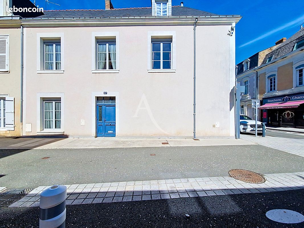 Maison 5 pièces 167 m² · à Le Lion-d'Angers · 167 m² · 244 700 €