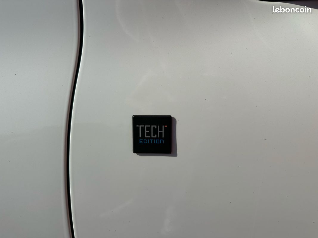 Peugeot 208 1.5 BLUE HDI 102 CH TECH EDITION - GARANTIE 12 MOIS (image 10)