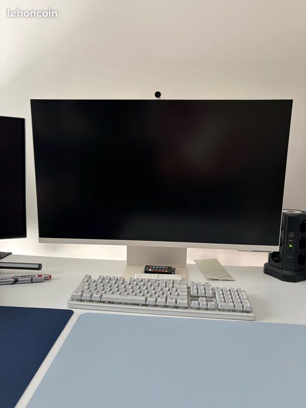 Moniteur Samsung m8 m80F (image 1)