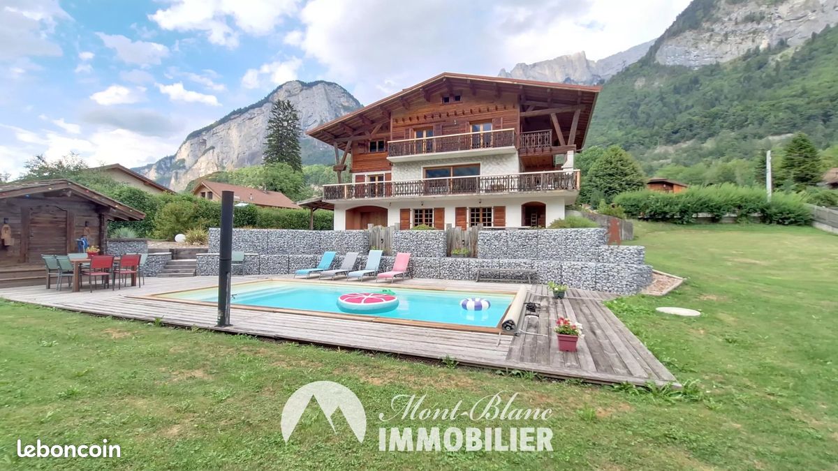 Maison 8 pièces 213 m² à Magland