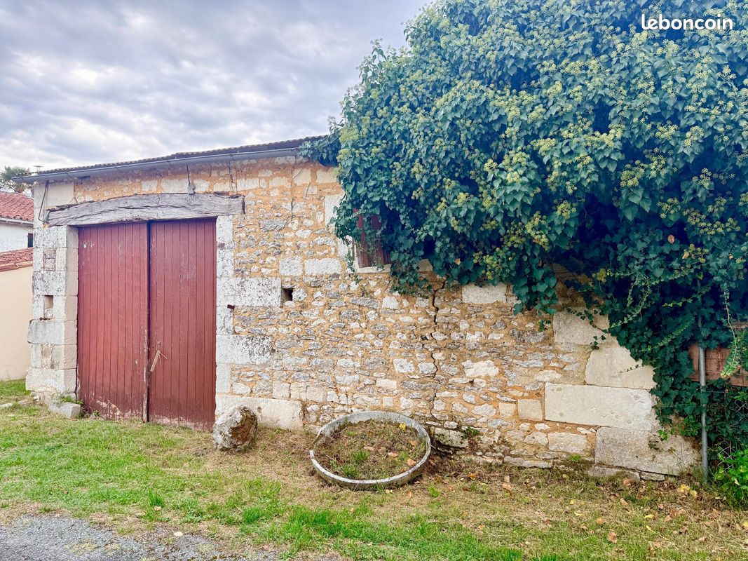 Immeuble 50 m² · à Chaniers · 50 m² · 32 000 €
