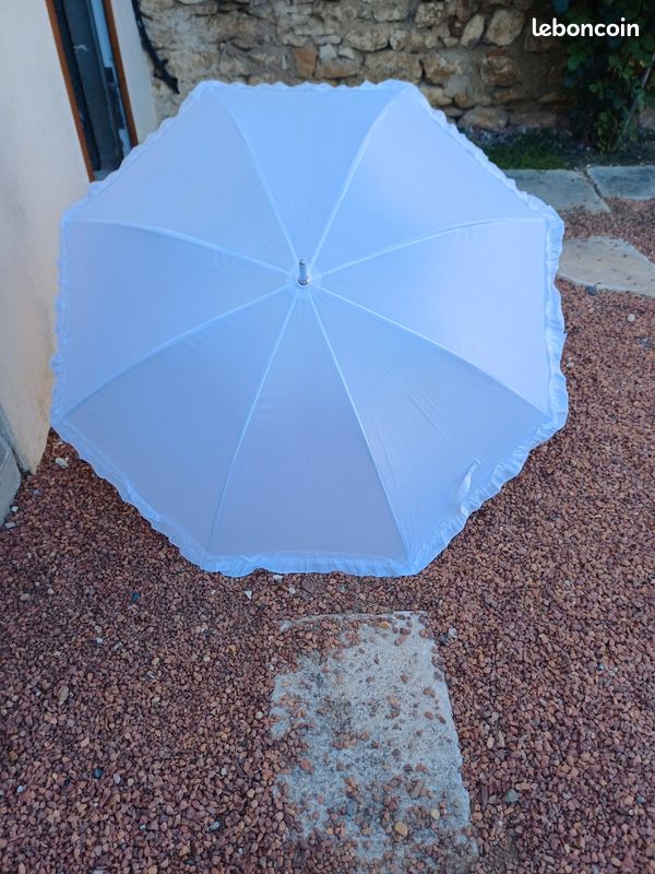 Ombrelles blanches (image 2)