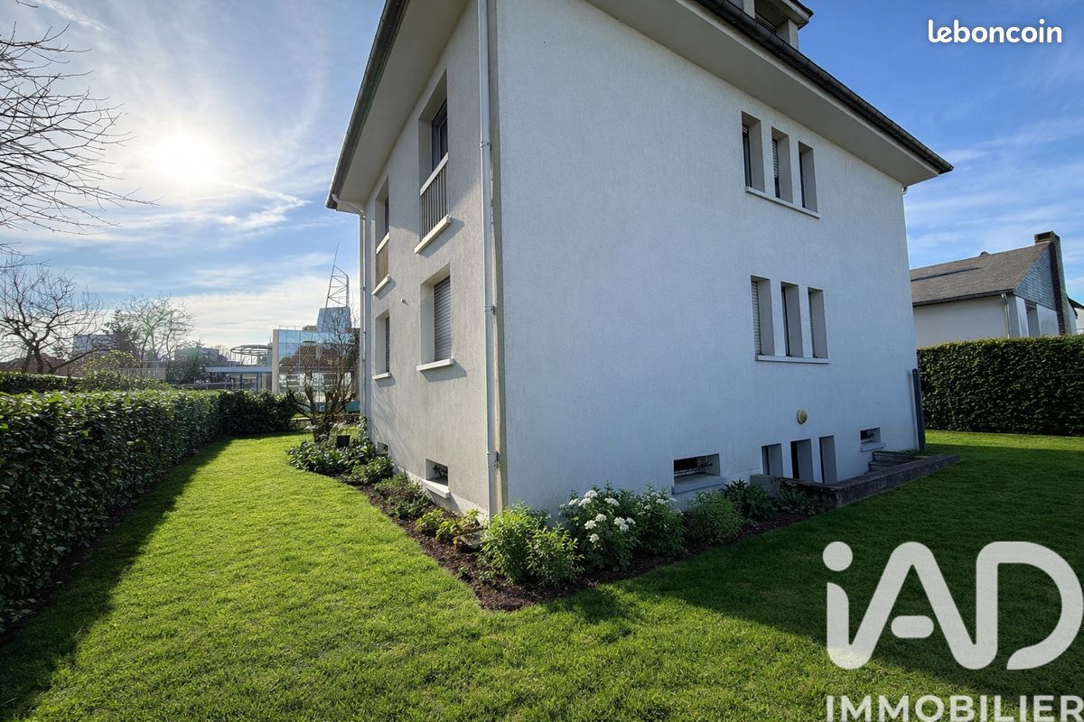 Immeuble 285 m² · à L'Aigle · 285 m² · 210 000 €