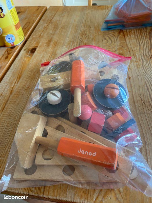 Établi et accessoires en bois marque Janod (image 3)