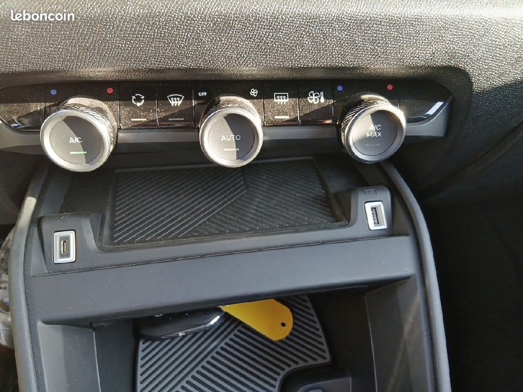 CITROEN C4 PureTech 130 S&S EAT8 Shine (image 20)