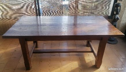 Table en bois (image 1)