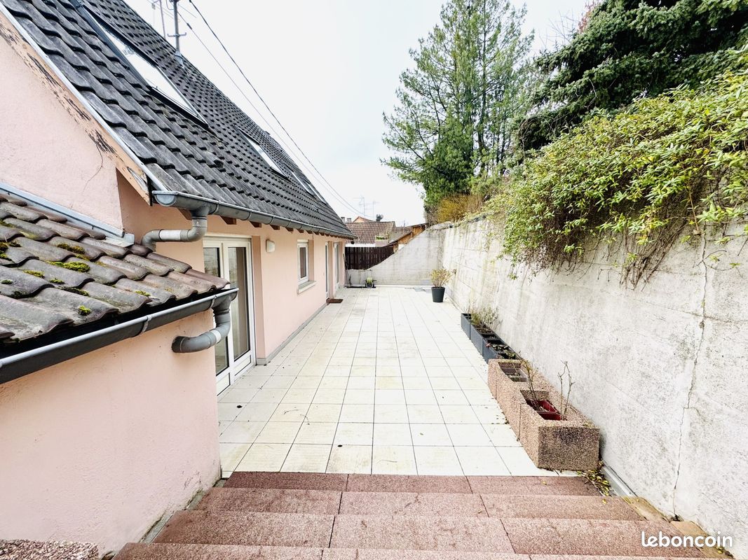 Appartement 4 pièces 106 m² · à Oberhausbergen · 106 m² · 1 110 €/mois