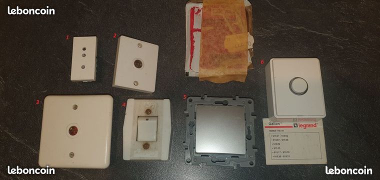 4 prises électrique Legrand Mistral , c'est neuf - Bricolage