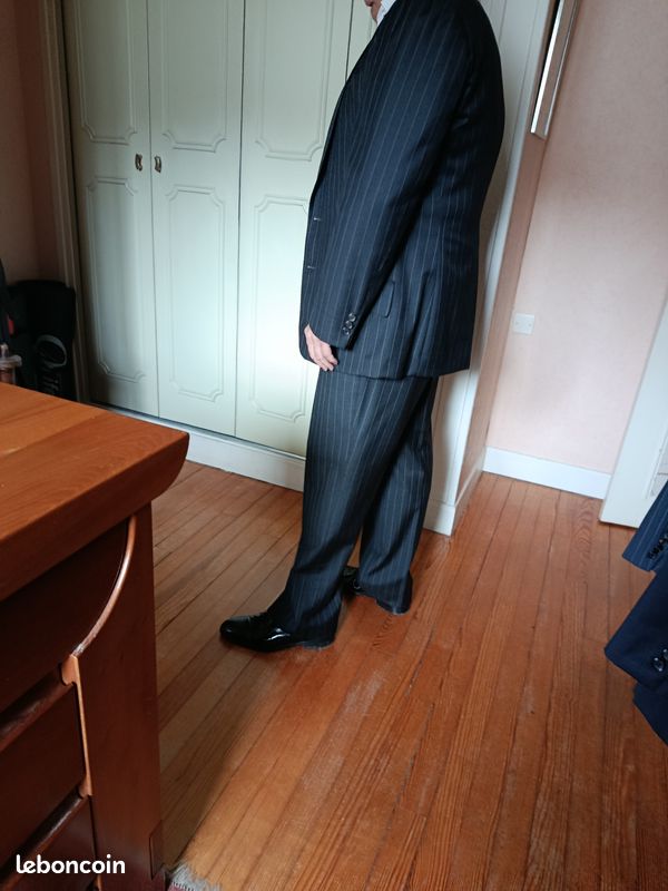 Porte-costume Paul Smith Léger Zippé - Noir Avec Détails Violet - Occasion Bon état - Pour Voyage Ou Affaires