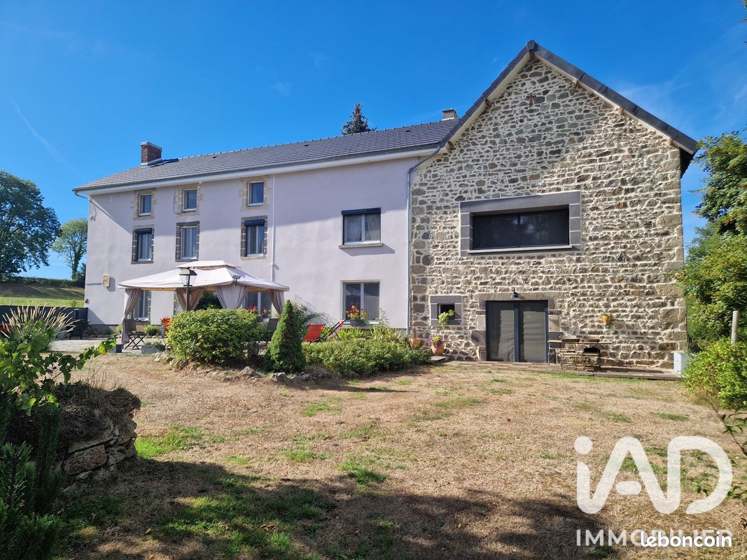Maison 10 pièces 315 m² · à Tralaigues · 315 m² · 416 000 €
