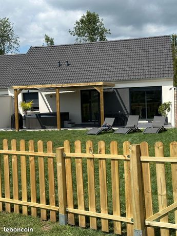 Plein pied ind meublé, 2 ch, jardin, parking2V avec charge ELEC
