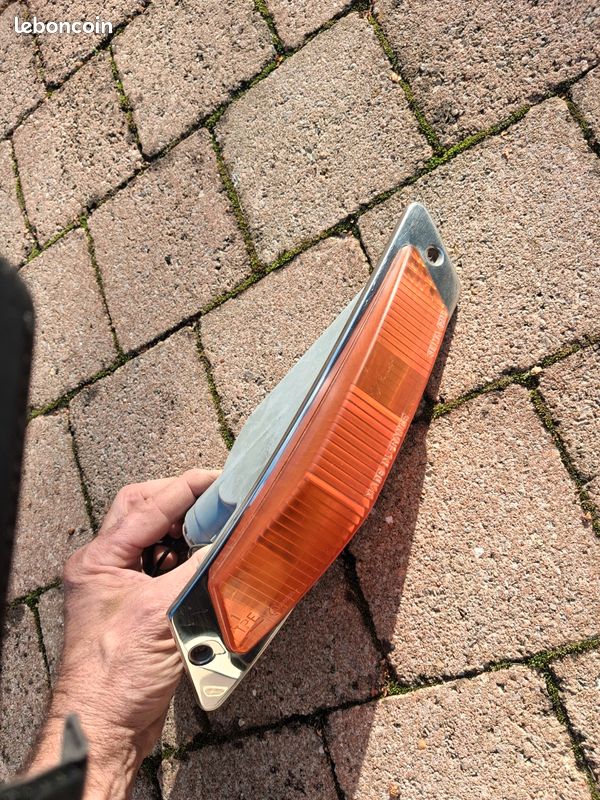 Clignotant droit citroen ds id pallas (image 6)