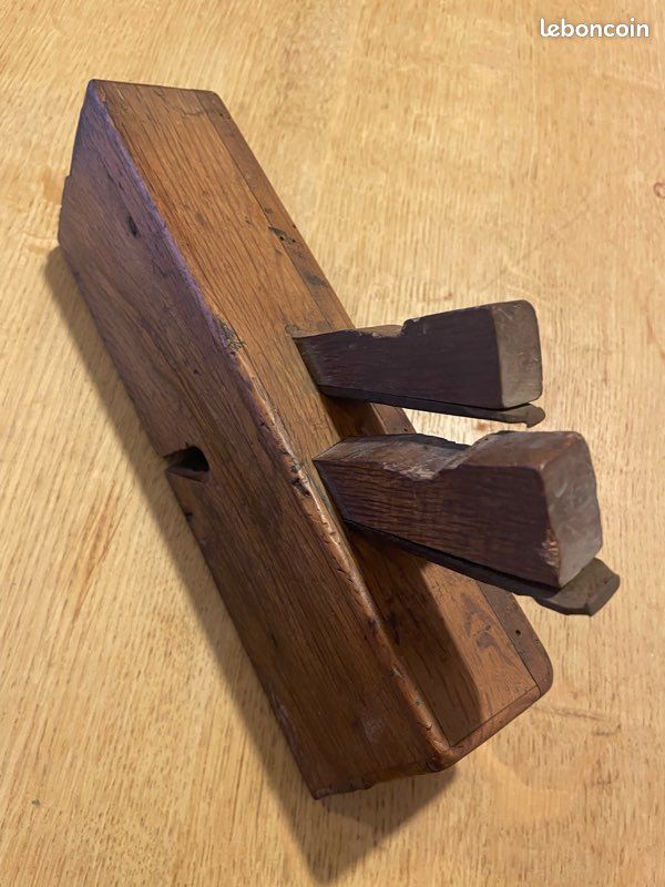 Ancien Rabot En Bois Avec Lame Arrondie – Outil Ancien France – Établi