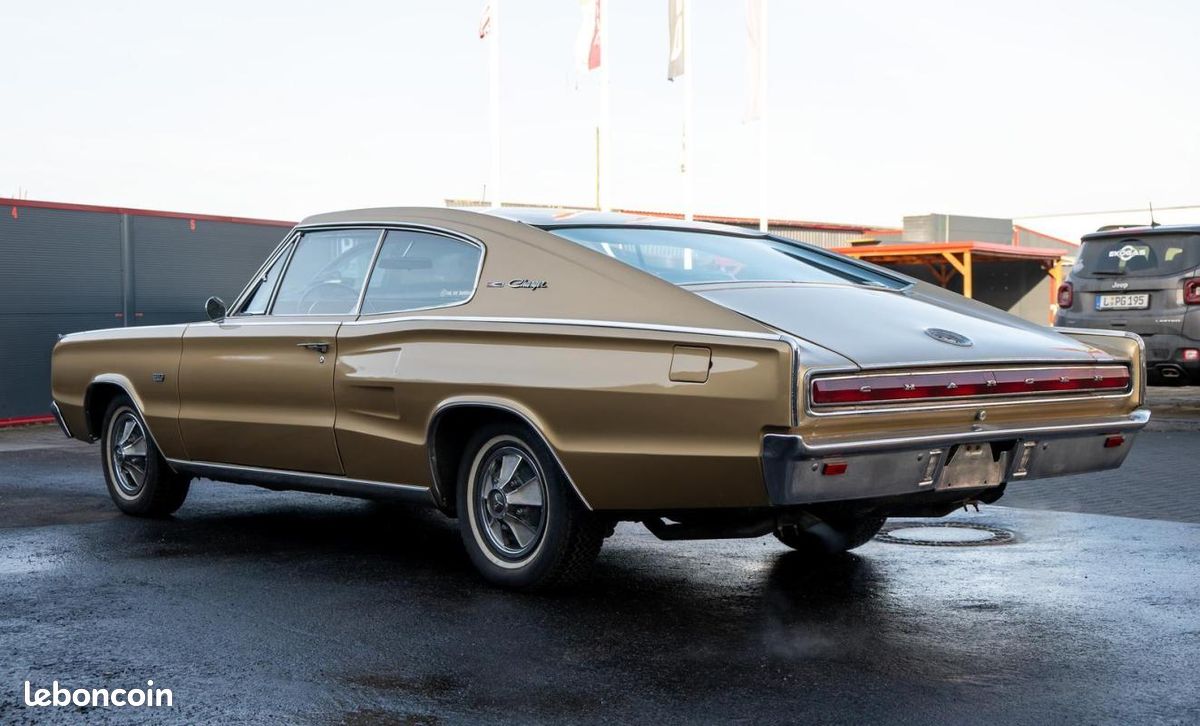 Dodge Charger 6.2 V8 – Collection 1967 325 ch (image 5)