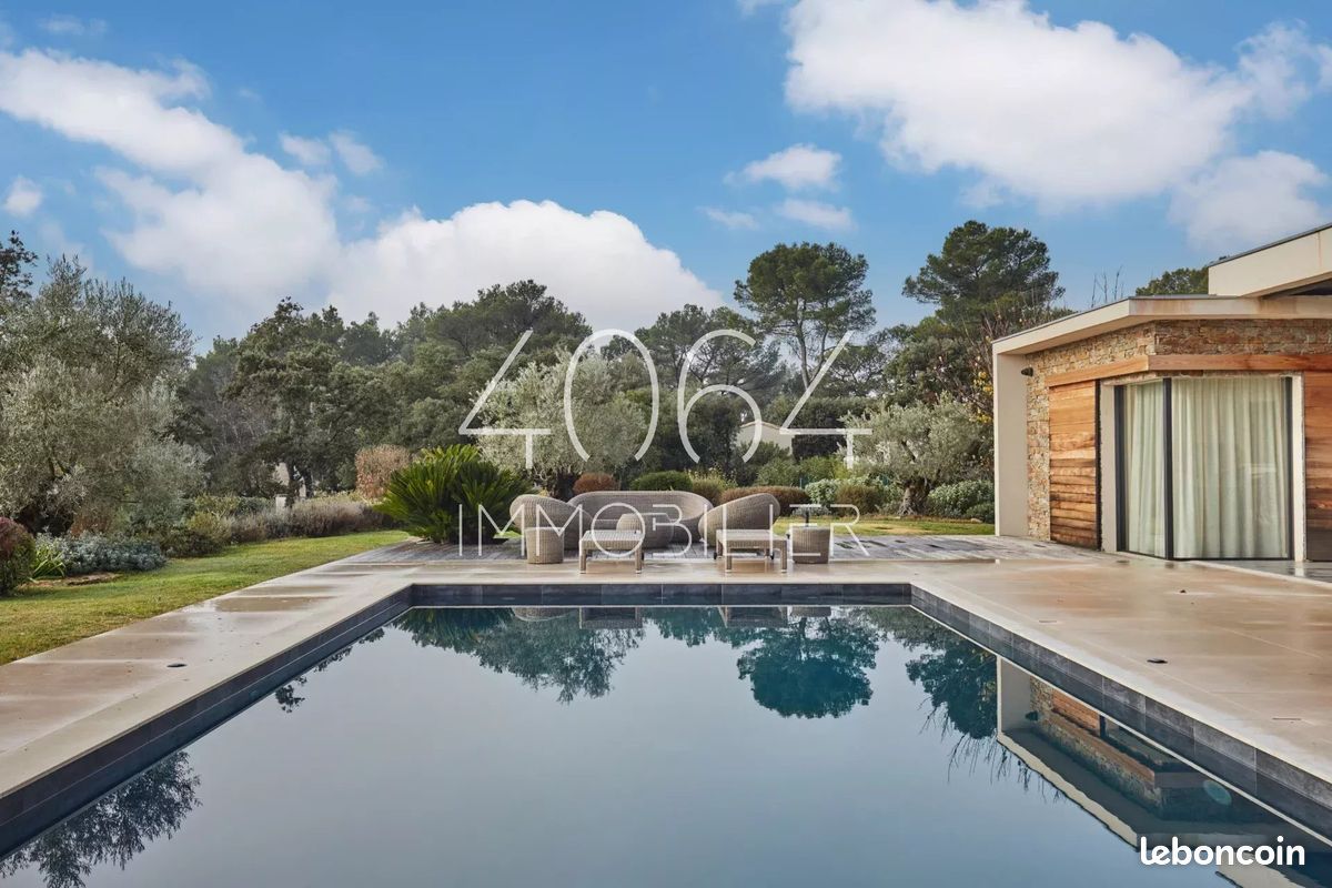 Maison 5 pièces 192 m² · à Saint-Marc-Jaumegarde · 192 m² · 2 340 000 €
