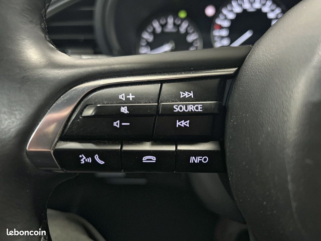 MAZDA Mazda3 5 portes 2.0L e-SKYACTIV-G M Hybrid 122 ch BVM6 Prime-Line (image 20)