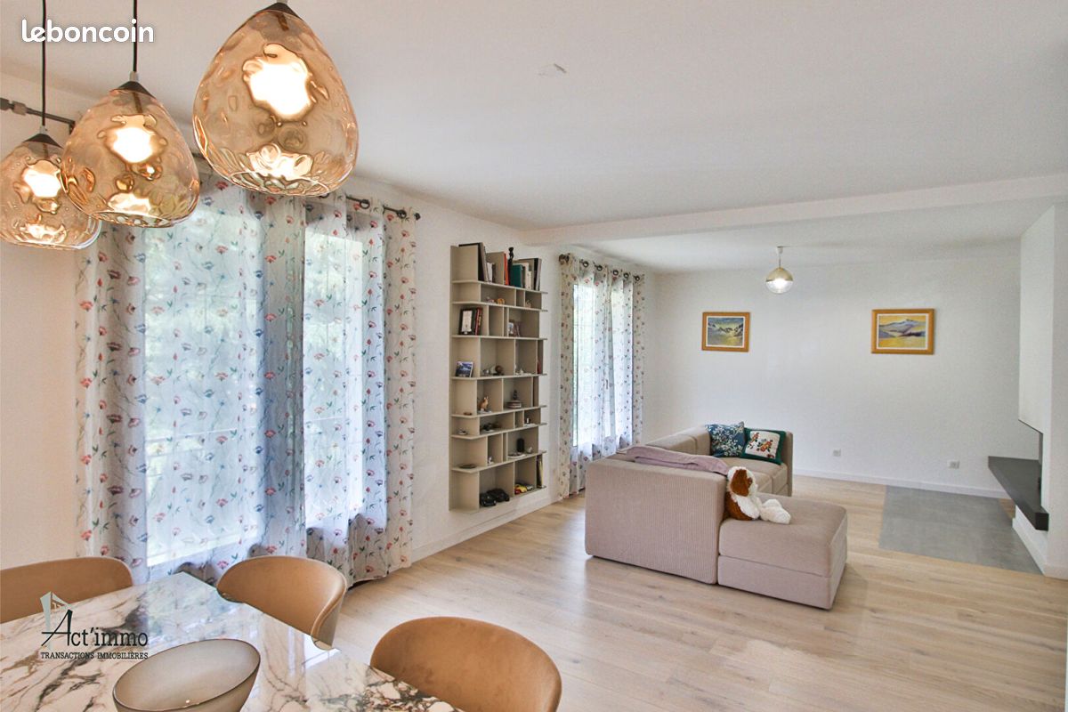 Maison 7 pièces 217 m² · à Claix · 217 m² · 790 000 €