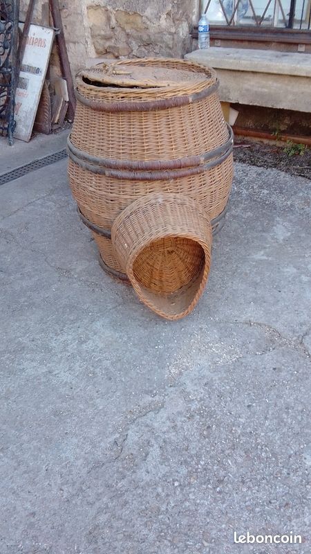 Tonneaux en osier (image 1)