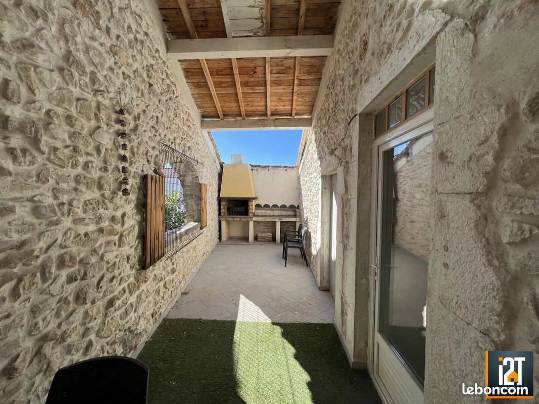 Appartement 5 pièces 102 m² · à Saint-Geniès-de-Malgoirès · 102 m² · 165 850 €