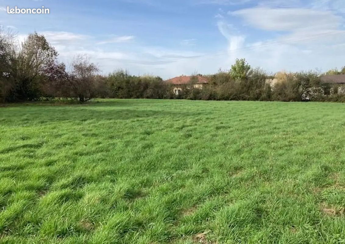 Terrain 801 m² · à Marlieux · 99 500 €