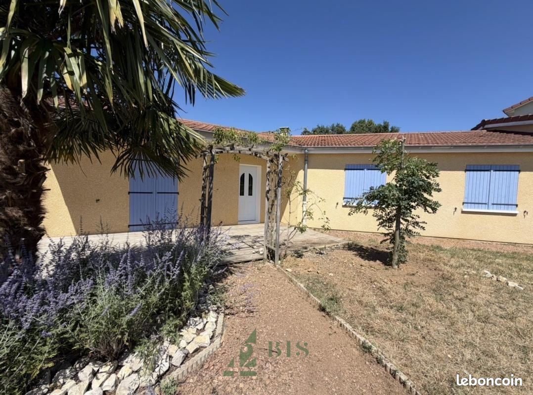 Maison 99 m² · à Saint-Hilaire-sous-Charlieu · 99 m² · 850 €