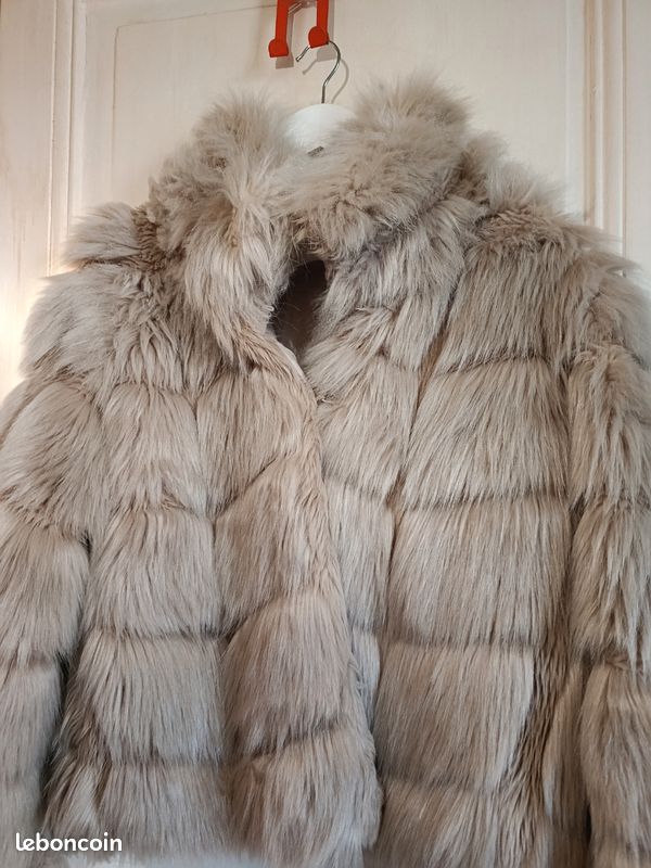 Veste imitation fourrure taille 40 (image 3)