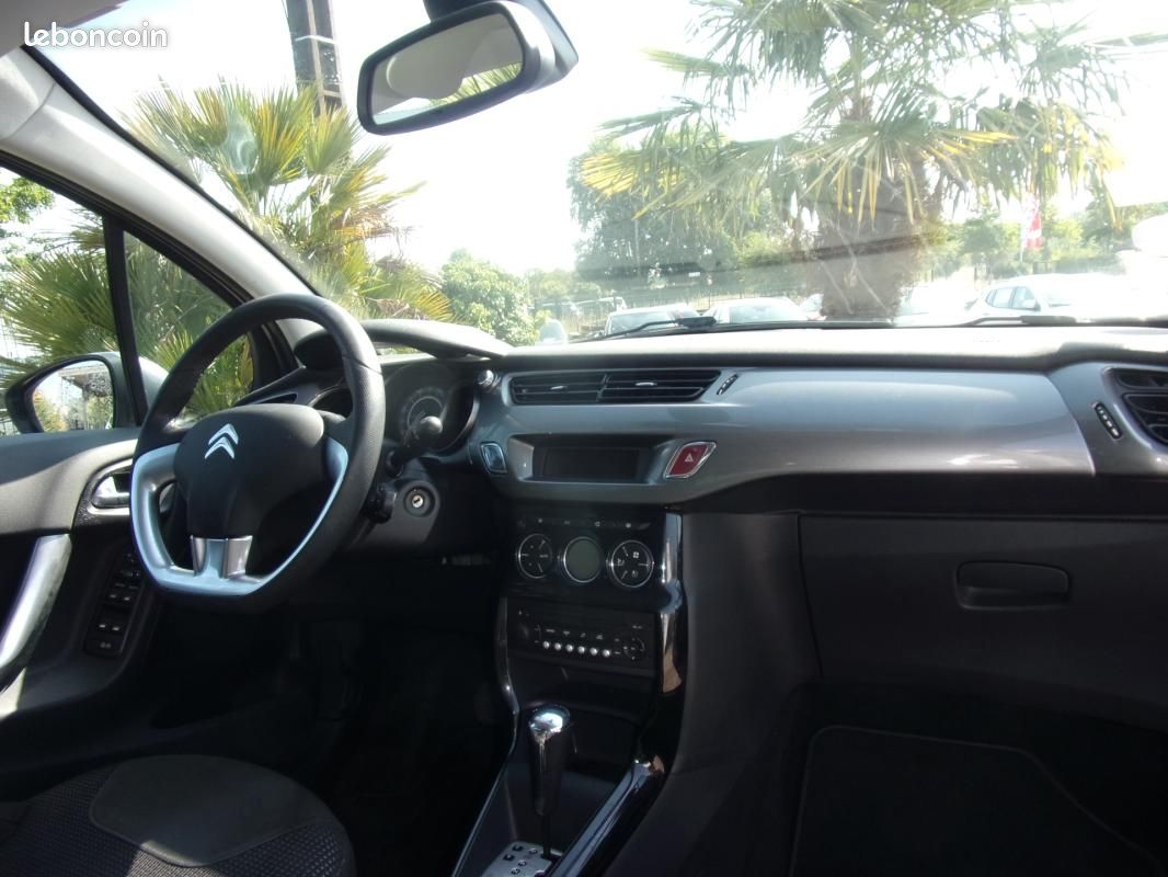 Citroën C3 VTi 120 Exclusive A (image 9)