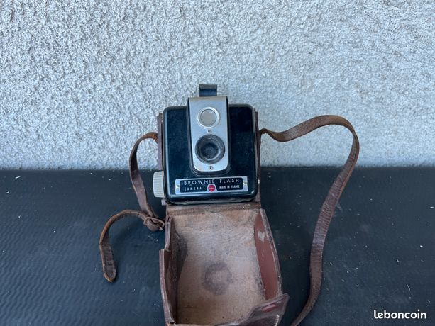 ANCIEN APPAREIL PHOTO KODAK Brownie Flash Camera.Made in France EUR 15 ANCIEN APPAREIL PHOTO KODAK Brownie Flash Camera.Made in France EUR 15