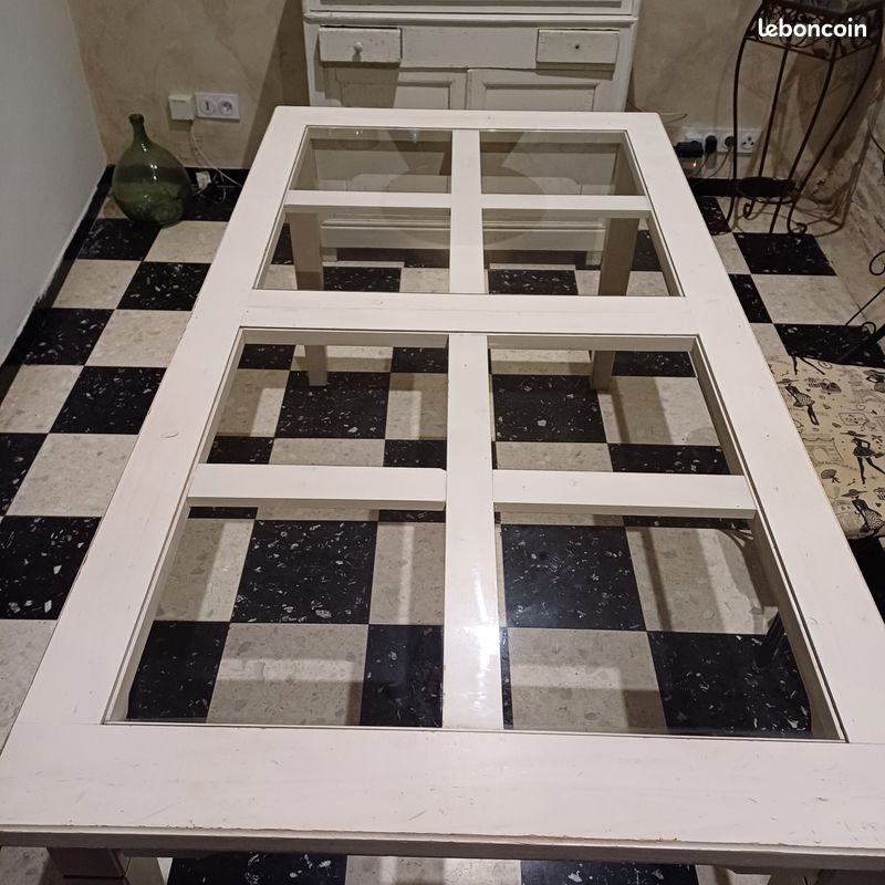Table (image 3)