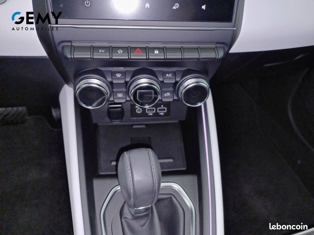 RENAULT Clio E-Tech full hybrid 145 Techno (image 9)