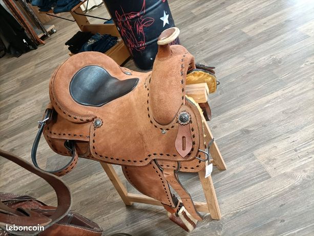 Selle Western 16 En Buffle Avec Finition Teinture À Tambour Sur Éco-Cuir