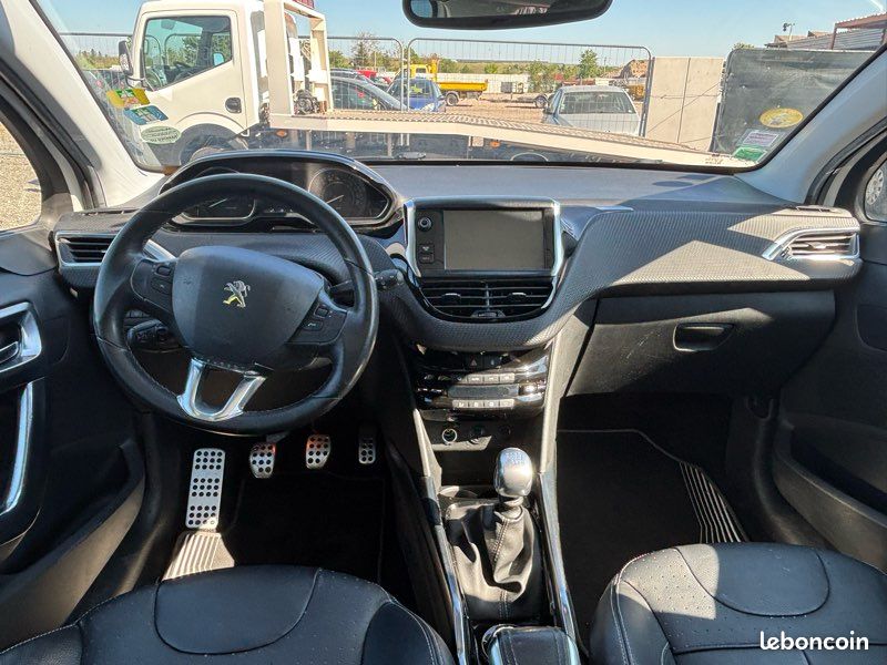 Peugeot 2008 féline 1.6 hdi 115CH diesel (image 2)