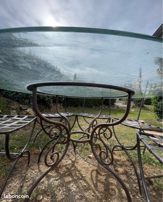 Table et chaises fer forgé (image 2)
