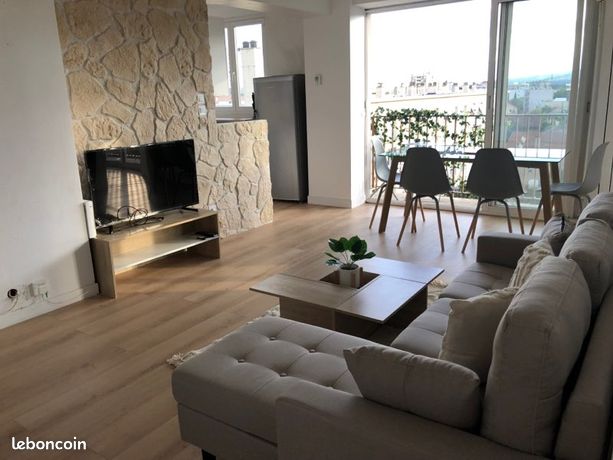 Chambre dans appartement lumineux