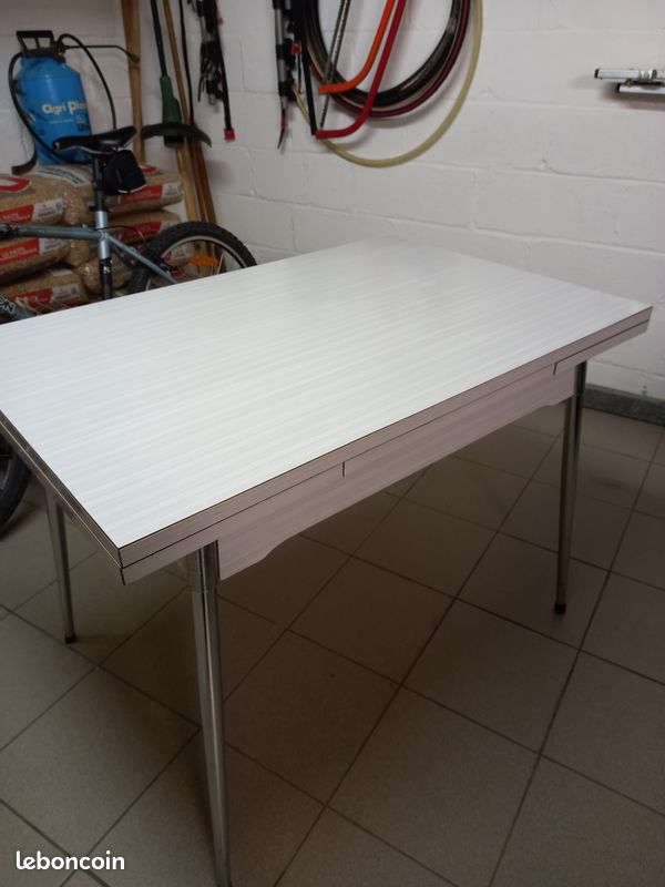 Table (image 1)