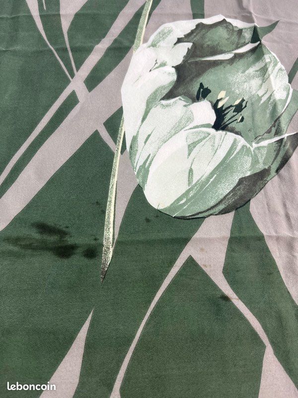Carré Christian Dior vintage motif fleuri soie vert blanc (image 6)