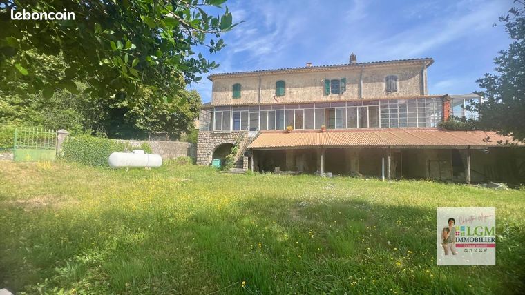 Propriété 8 pièces 283 m²