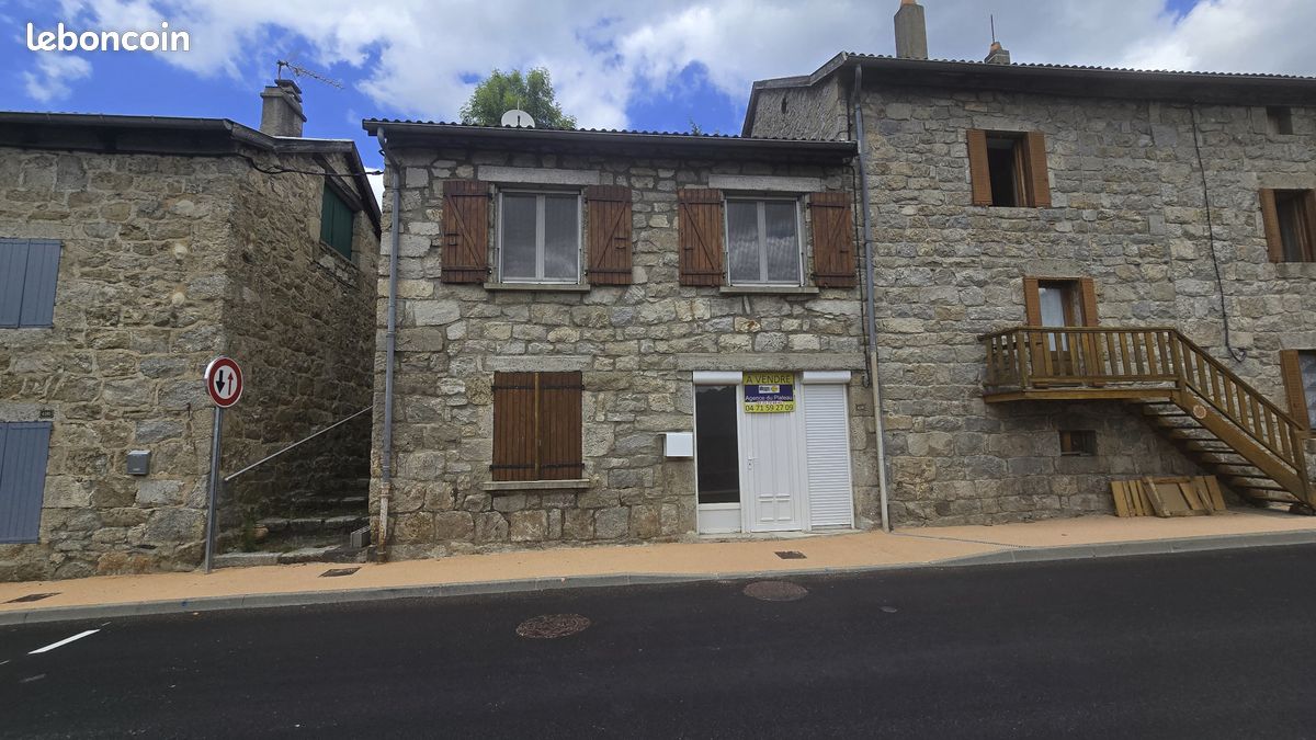Maison 4 pièces 68 m² · à Saint-Julien-d'Intres · 68 m² · 59 500 €