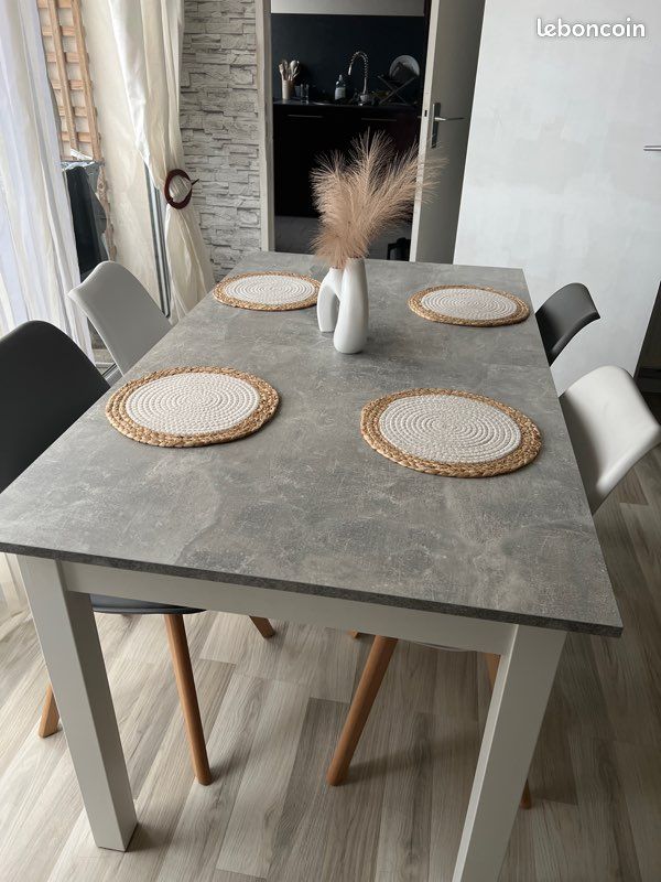 Table à manger (image 1)
