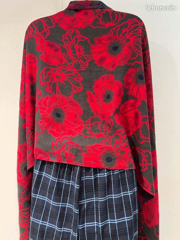 Écharpe Châle, réversible, rouge noir, kaki vert (image 2)