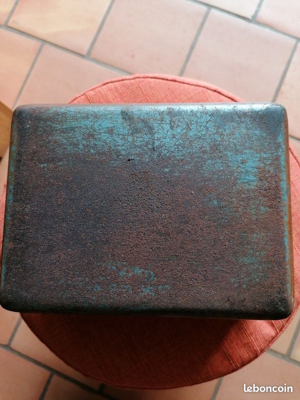 Ancien petit coffre fort (image 3)