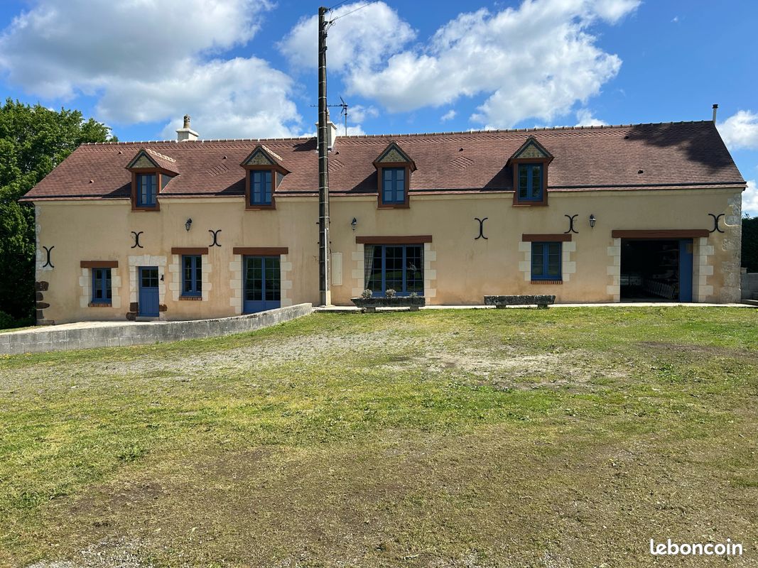 Maison 8 pièces 156 m² · à Mortagne-au-Perche · 156 m² · 243 800 €