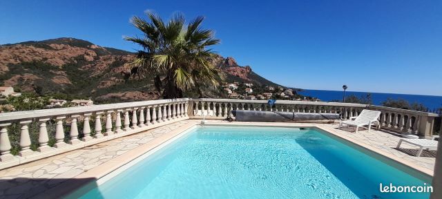 Belle villa bord de mer (image 1)