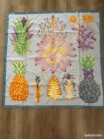 Foulard athlétique imprimé île grecque vue sur la mer